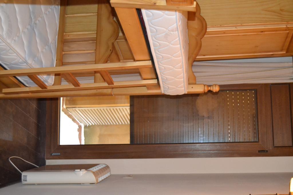 Hostal La Muntanya กัสเตยา-เด-นุก ภายนอก รูปภาพ