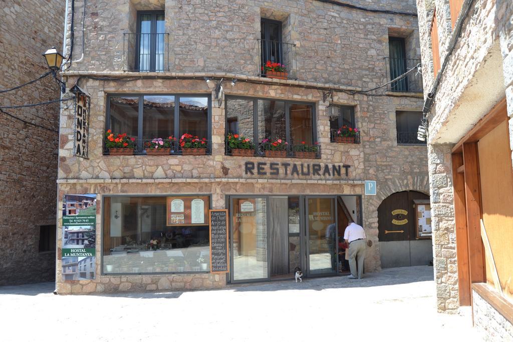 Hostal La Muntanya กัสเตยา-เด-นุก ภายนอก รูปภาพ