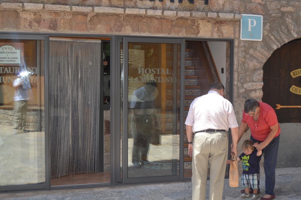 Hostal La Muntanya กัสเตยา-เด-นุก ภายนอก รูปภาพ